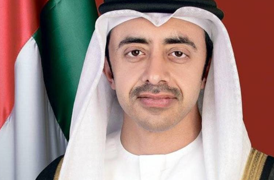 عبدالله بن زايد يبحث التعاون مع عُمان 